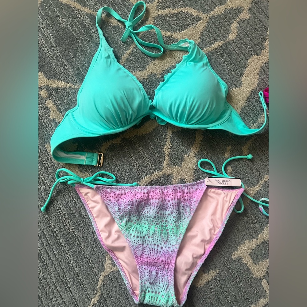 Victorias Secret push up bikini Size 34DD with M bottoms